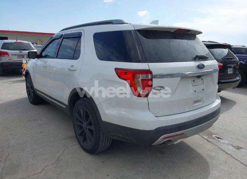 Photo 3 of 2017 Ford Explorer XLT (VIN 1FM5K8D87HGA95220)