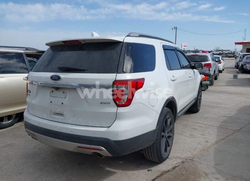 Photo 4 of 2017 Ford Explorer XLT (VIN 1FM5K8D87HGA95220)