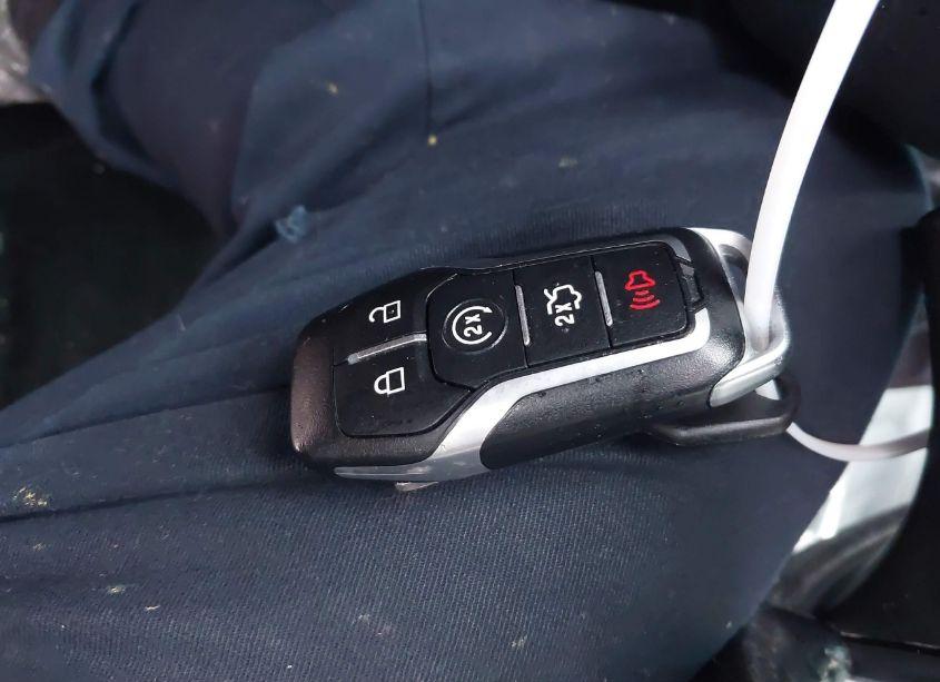 Photo 11 of 2017 Ford Explorer XLT (VIN 1FM5K8D87HGA98375)