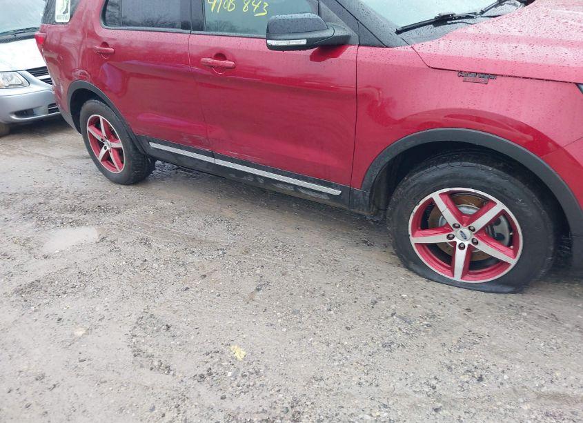 Photo 18 of 2017 Ford Explorer XLT (VIN 1FM5K8D87HGA98375)