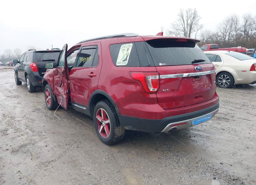 Photo 3 of 2017 Ford Explorer XLT (VIN 1FM5K8D87HGA98375)