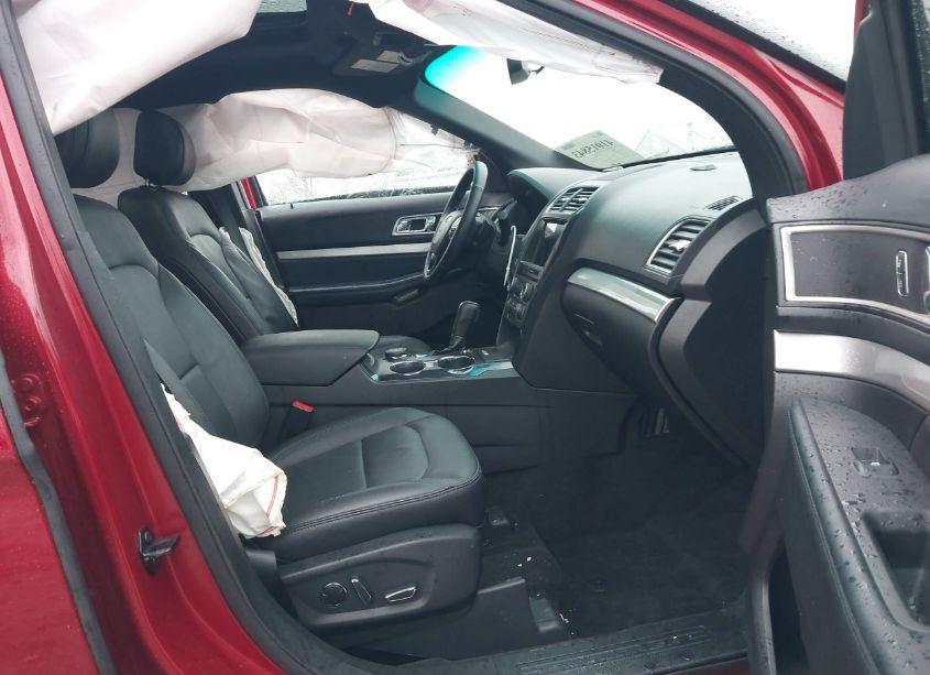 Photo 5 of 2017 Ford Explorer XLT (VIN 1FM5K8D87HGA98375)