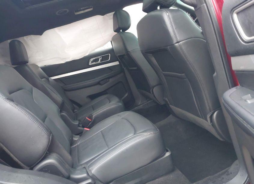 Photo 8 of 2017 Ford Explorer XLT (VIN 1FM5K8D87HGA98375)