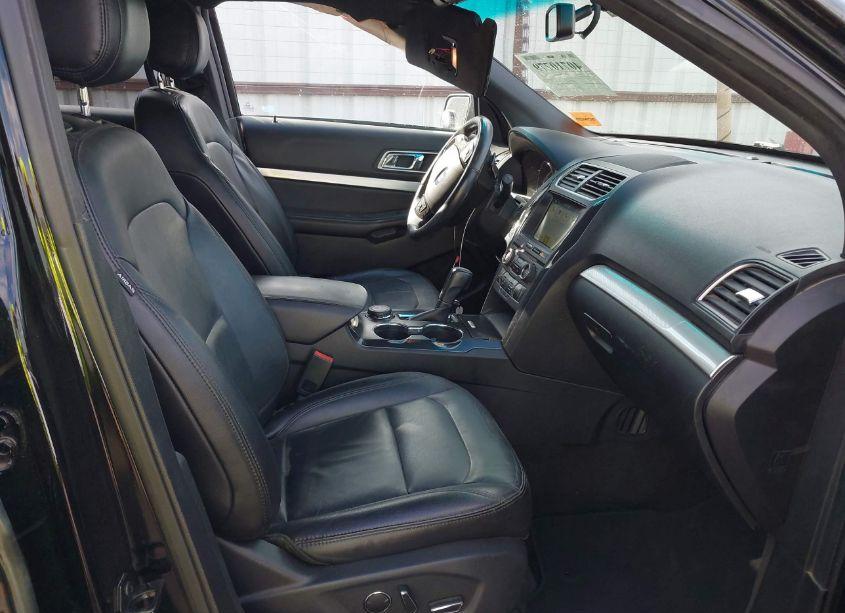 Photo 5 of 2017 Ford Explorer XLT (VIN 1FM5K8D87HGB21122)