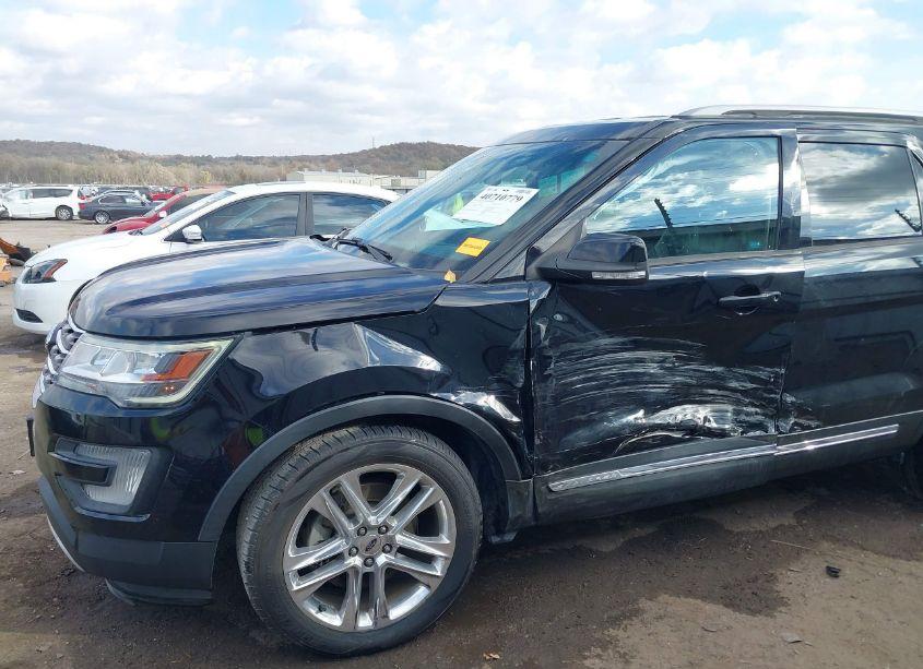 Photo 6 of 2017 Ford Explorer XLT (VIN 1FM5K8D87HGB21122)