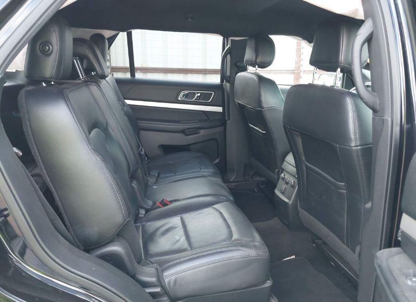 Photo 8 of 2017 Ford Explorer XLT (VIN 1FM5K8D87HGB21122)