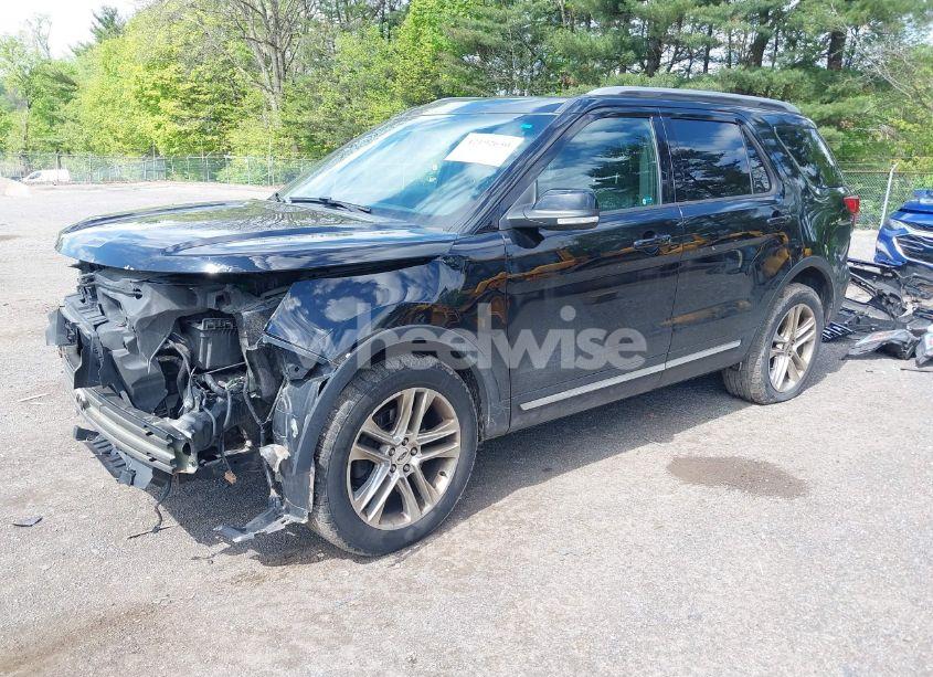 Photo 2 of 2017 Ford Explorer XLT (VIN 1FM5K8D87HGB61166)