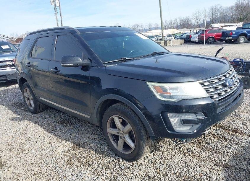 2017 Ford Explorer XLT (VIN 1FM5K8D87HGB94300) main photo