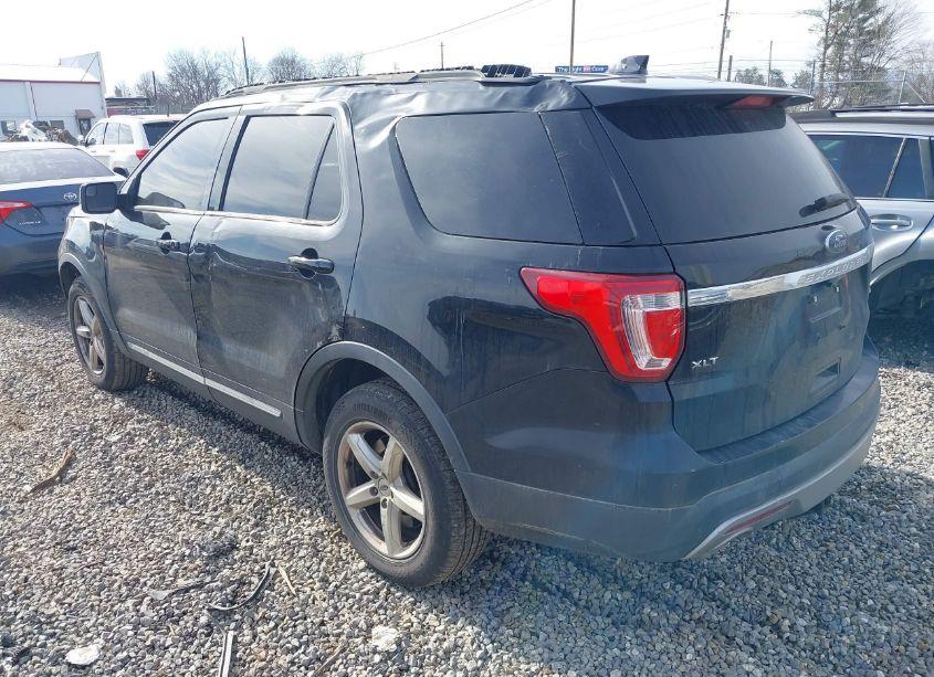 Photo 3 of 2017 Ford Explorer XLT (VIN 1FM5K8D87HGB94300)