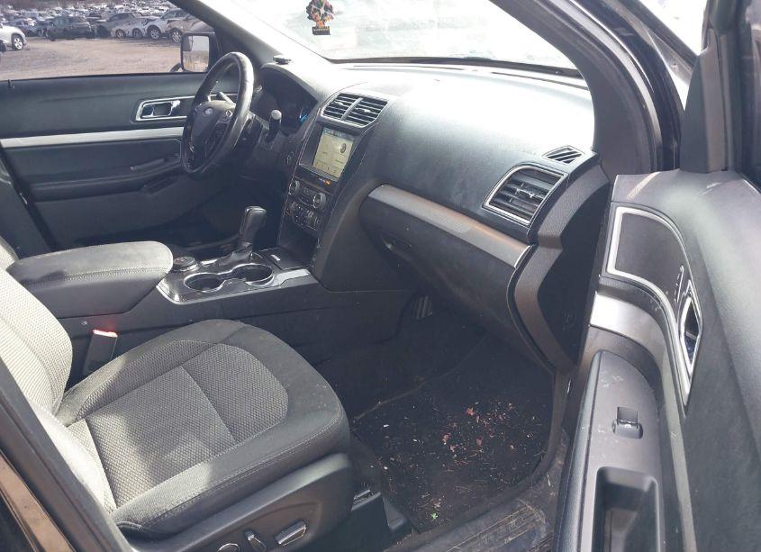 Photo 5 of 2017 Ford Explorer XLT (VIN 1FM5K8D87HGB94300)