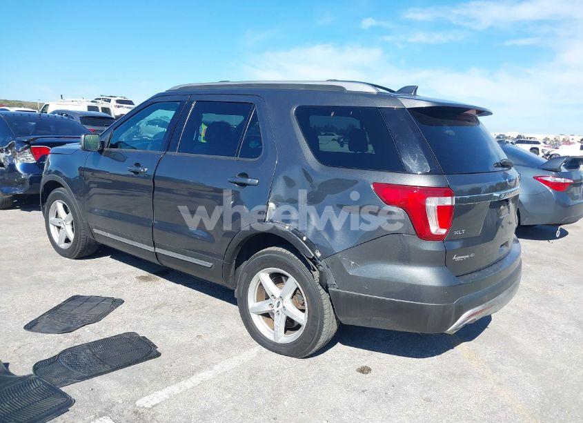 Photo 3 of 2017 Ford Explorer XLT (VIN 1FM5K8D87HGC50400)