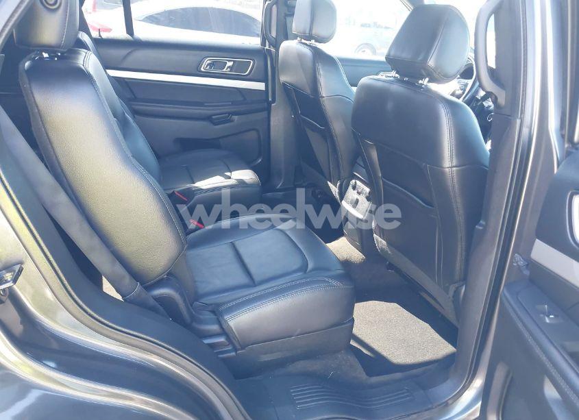 Photo 8 of 2017 Ford Explorer XLT (VIN 1FM5K8D87HGC50400)