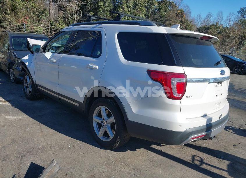 Photo 3 of 2017 Ford Explorer XLT (VIN 1FM5K8D87HGC50414)