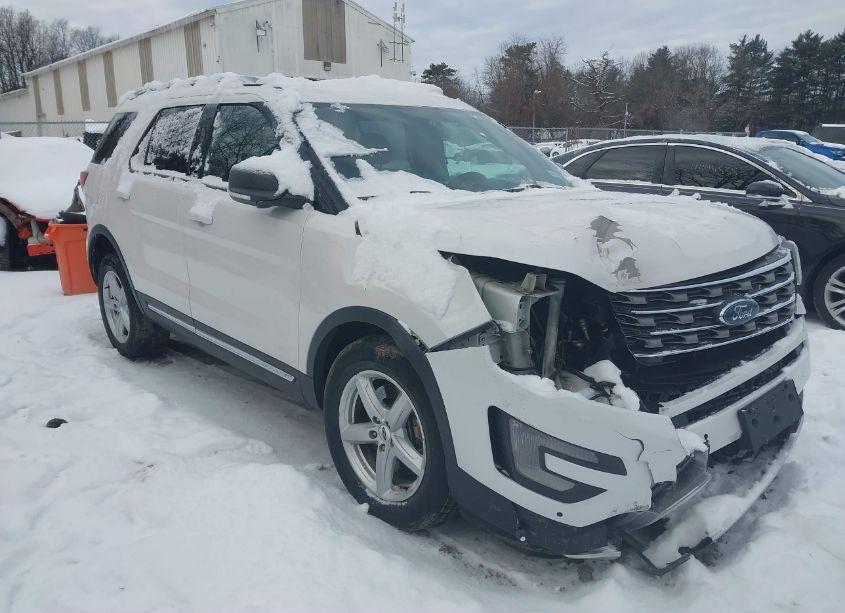 2017 Ford Explorer XLT (VIN 1FM5K8D87HGD74313) main photo