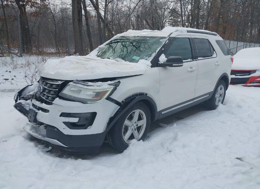 Photo 2 of 2017 Ford Explorer XLT (VIN 1FM5K8D87HGD74313)
