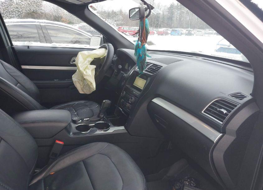 Photo 5 of 2017 Ford Explorer XLT (VIN 1FM5K8D87HGD74313)