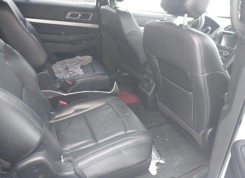 Photo 8 of 2017 Ford Explorer XLT (VIN 1FM5K8D87HGD74313)