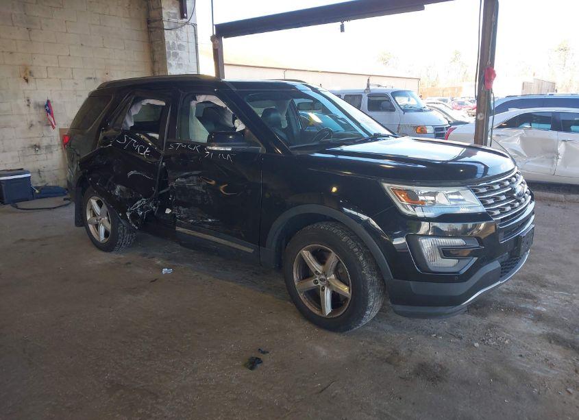 2017 Ford Explorer XLT (VIN 1FM5K8D87HGD74456) main photo
