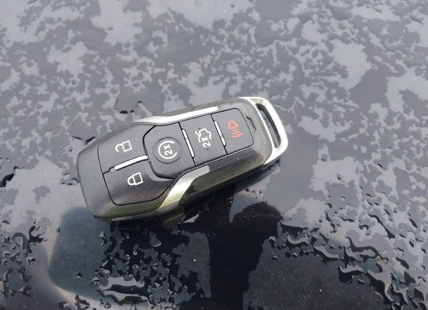 Photo 11 of 2017 Ford Explorer XLT (VIN 1FM5K8D87HGD74456)