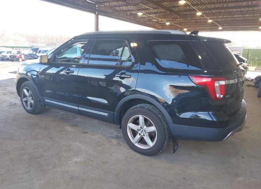 Photo 3 of 2017 Ford Explorer XLT (VIN 1FM5K8D87HGD74456)