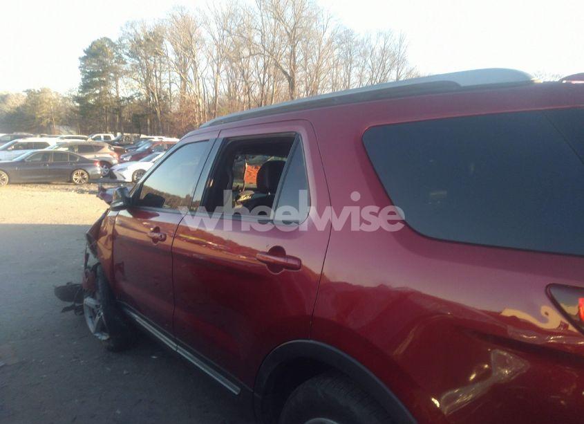 Photo 13 of 2017 Ford Explorer XLT (VIN 1FM5K8D87HGD84551)