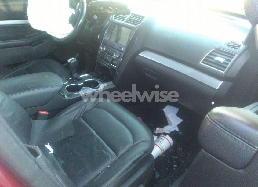 Photo 5 of 2017 Ford Explorer XLT (VIN 1FM5K8D87HGD84551)