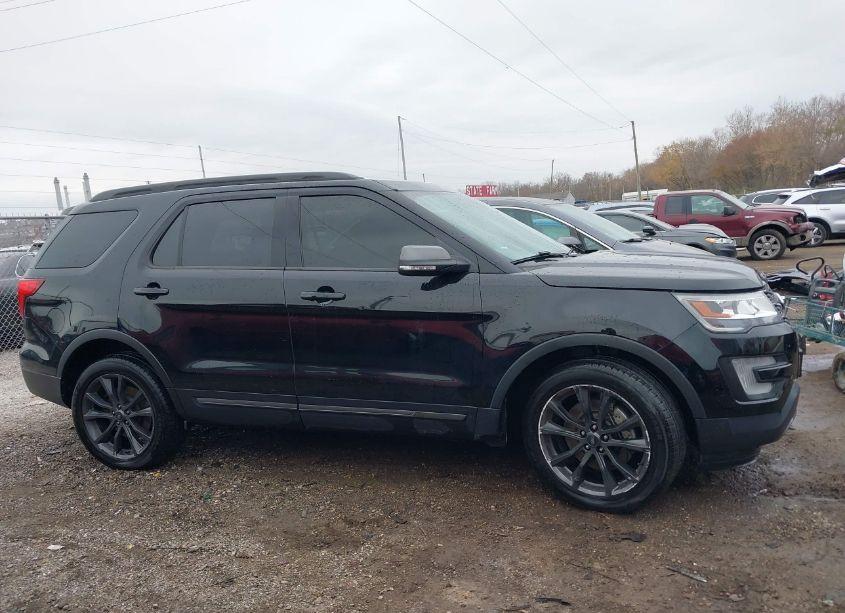 Photo 13 of 2017 Ford Explorer XLT (VIN 1FM5K8D87HGD97011)