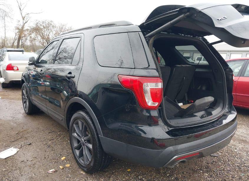 Photo 3 of 2017 Ford Explorer XLT (VIN 1FM5K8D87HGD97011)