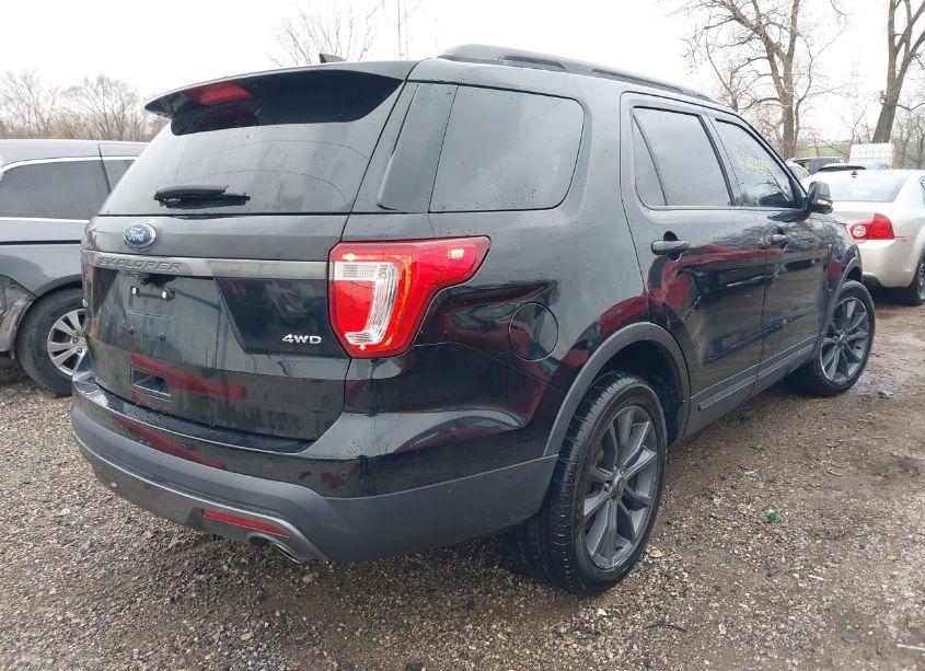 Photo 4 of 2017 Ford Explorer XLT (VIN 1FM5K8D87HGD97011)