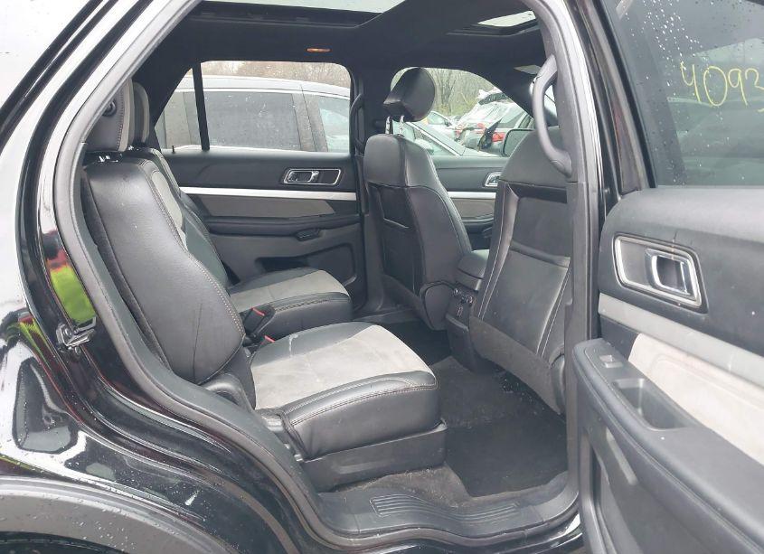 Photo 8 of 2017 Ford Explorer XLT (VIN 1FM5K8D87HGD97011)