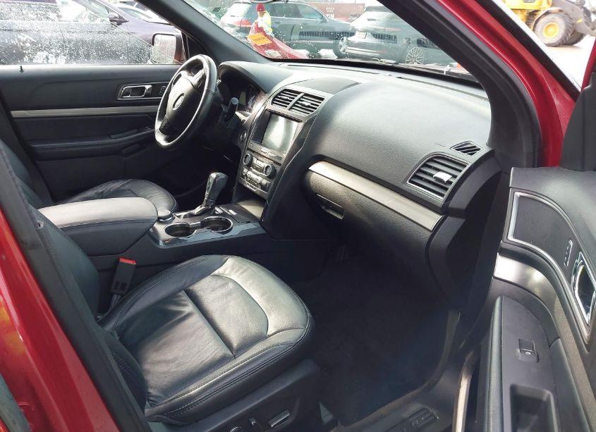 Photo 5 of 2018 Ford Explorer XLT (VIN 1FM5K8D87JGA19275)