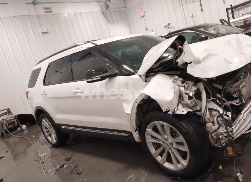 Photo 14 of 2018 Ford Explorer XLT (VIN 1FM5K8D87JGA25268)