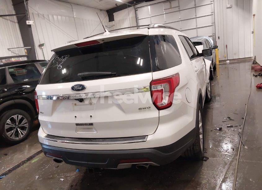 Photo 17 of 2018 Ford Explorer XLT (VIN 1FM5K8D87JGA25268)