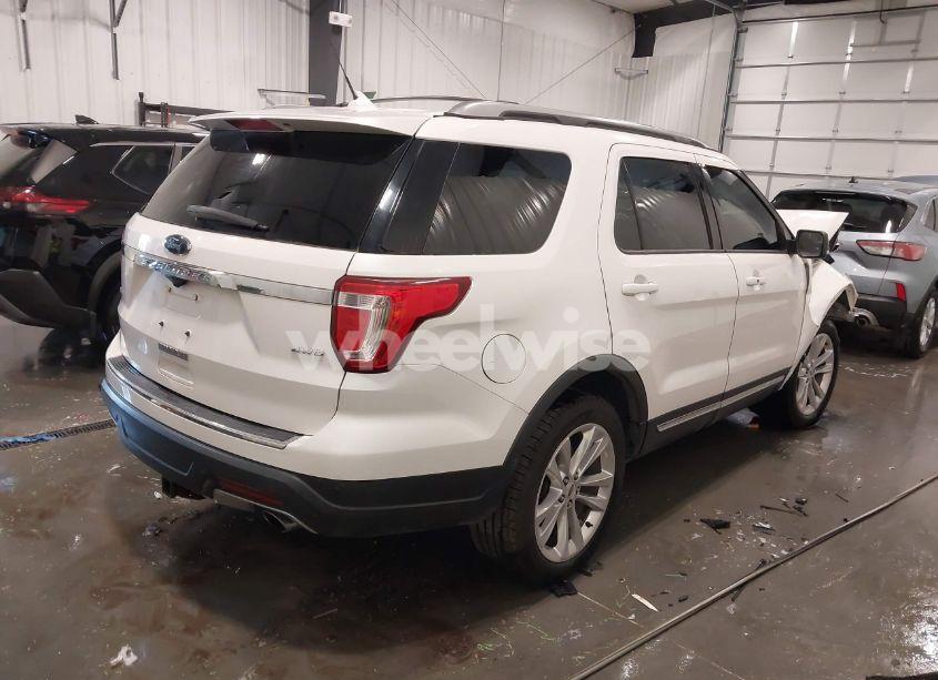 Photo 4 of 2018 Ford Explorer XLT (VIN 1FM5K8D87JGA25268)