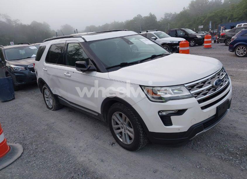 2018 Ford Explorer XLT (VIN 1FM5K8D87JGB03807) main photo