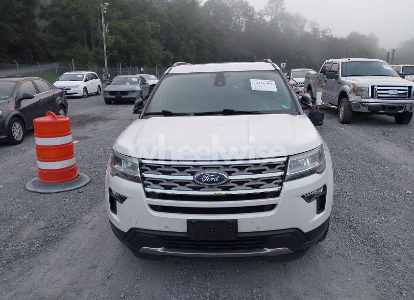 Photo 12 of 2018 Ford Explorer XLT (VIN 1FM5K8D87JGB03807)