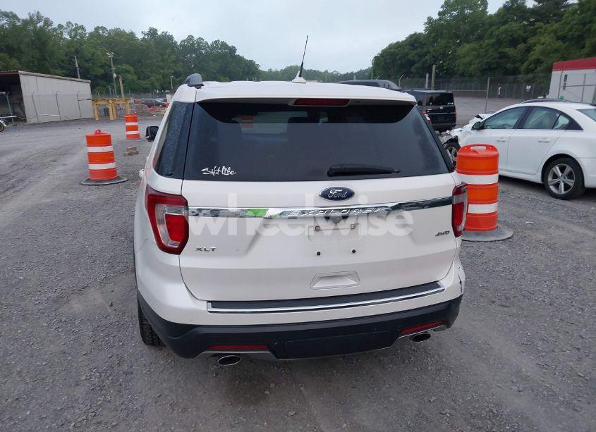 Photo 16 of 2018 Ford Explorer XLT (VIN 1FM5K8D87JGB03807)