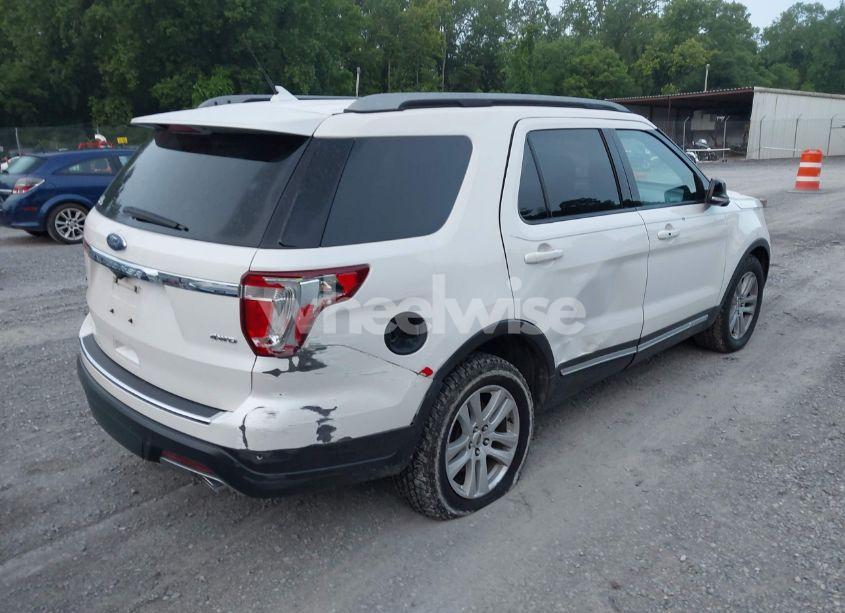 Photo 4 of 2018 Ford Explorer XLT (VIN 1FM5K8D87JGB03807)