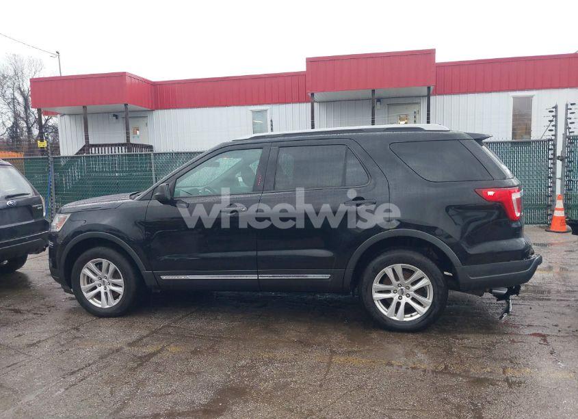 Photo 14 of 2018 Ford Explorer XLT (VIN 1FM5K8D87JGB27704)