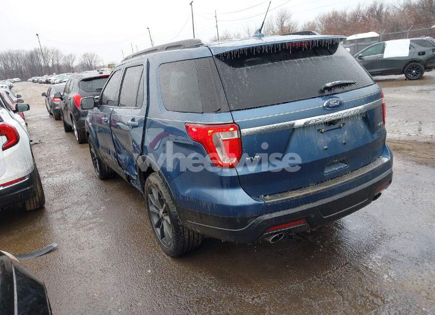 Photo 3 of 2018 Ford Explorer XLT (VIN 1FM5K8D87JGB77292)