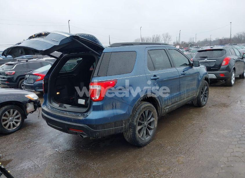 Photo 4 of 2018 Ford Explorer XLT (VIN 1FM5K8D87JGB77292)
