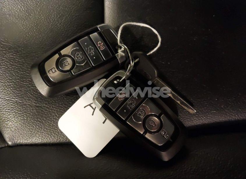 Photo 11 of 2018 Ford Explorer XLT (VIN 1FM5K8D87JGC68062)