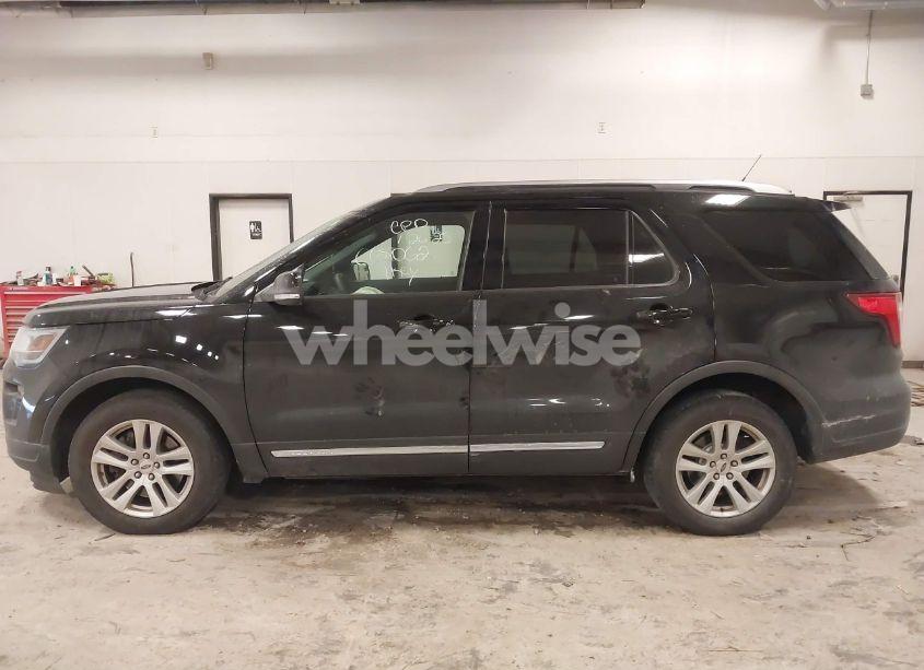 Photo 14 of 2018 Ford Explorer XLT (VIN 1FM5K8D87JGC68062)