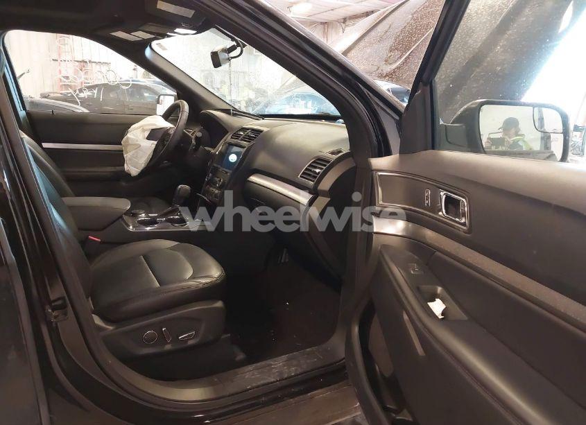 Photo 5 of 2018 Ford Explorer XLT (VIN 1FM5K8D87JGC68062)