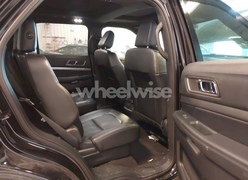 Photo 8 of 2018 Ford Explorer XLT (VIN 1FM5K8D87JGC68062)