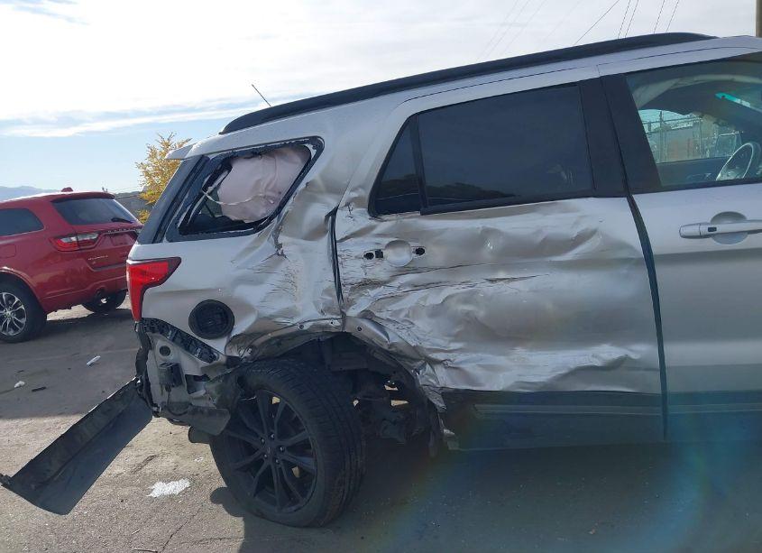 Photo 6 of 2018 Ford Explorer XLT (VIN 1FM5K8D87JGC86285)