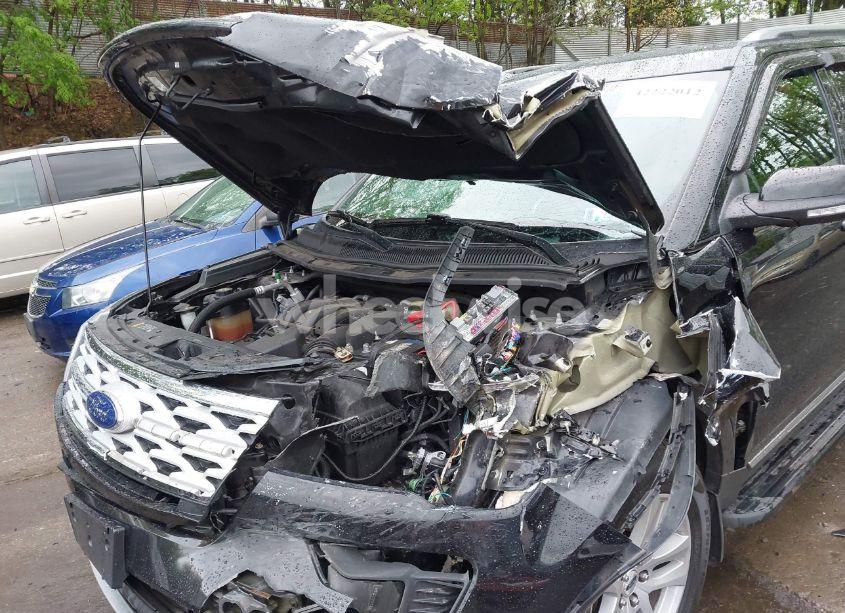 Photo 6 of 2019 Ford Explorer XLT (VIN 1FM5K8D87KGA05751)