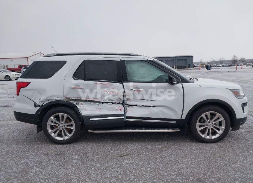 Photo 13 of 2019 Ford Explorer XLT (VIN 1FM5K8D87KGA15664)