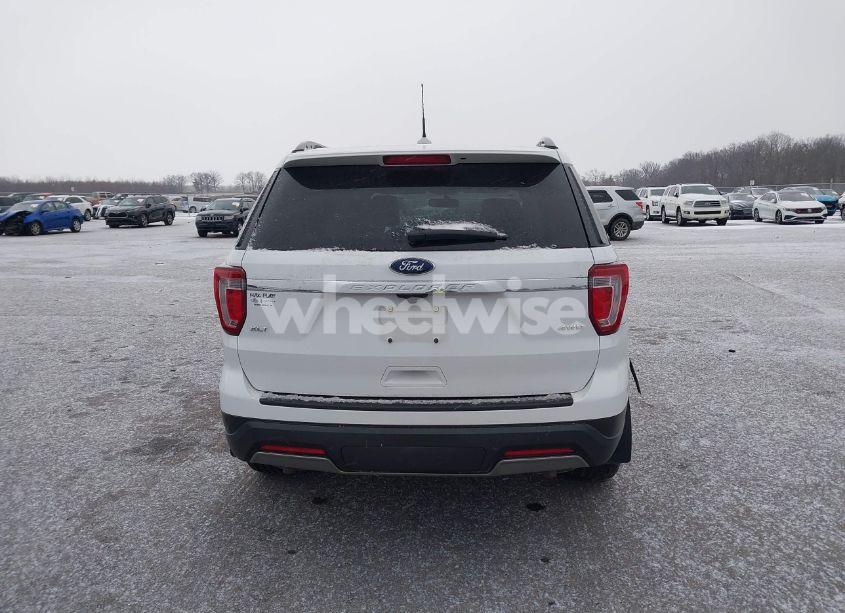 Photo 16 of 2019 Ford Explorer XLT (VIN 1FM5K8D87KGA15664)