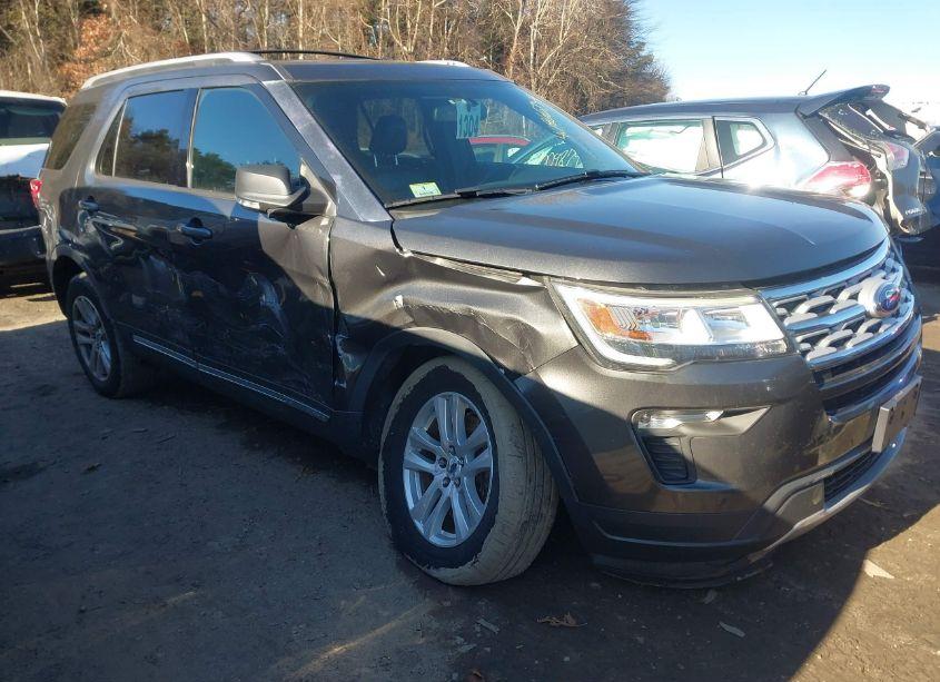 2019 Ford Explorer XLT (VIN 1FM5K8D87KGA99128) main photo
